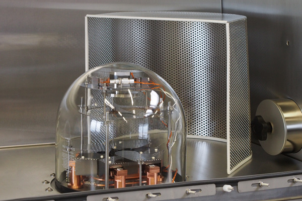 evaporation chamber Bell Jar on a Glovebox